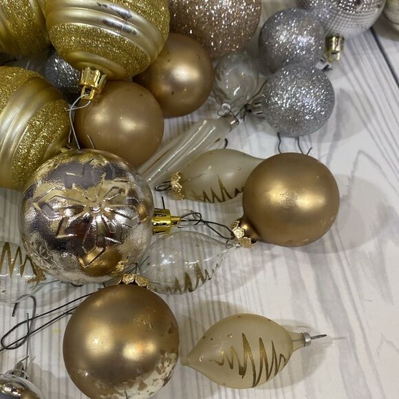 70+ Piece Bundle of Christmas Tree Ornaments Decorations - Picture 6 of 7